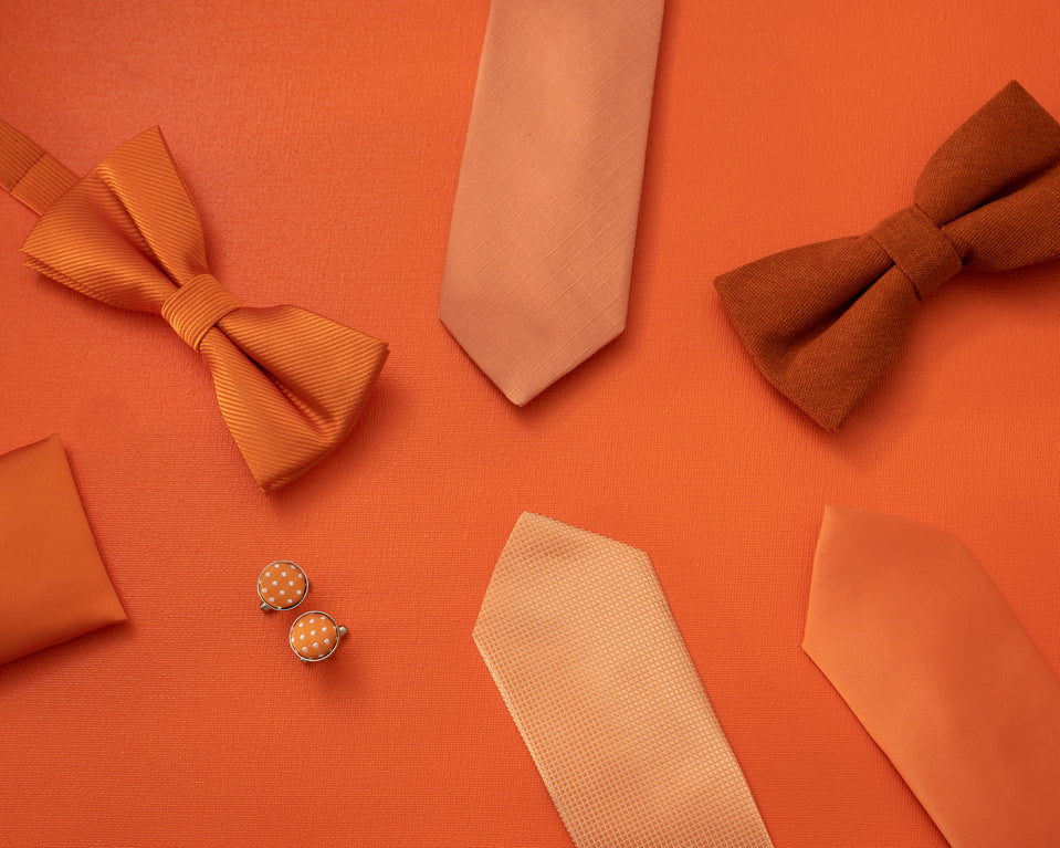 Comment Accessoiriser un Costume en Automne : Nœuds Papillon, Cravates et Chaussettes Bild