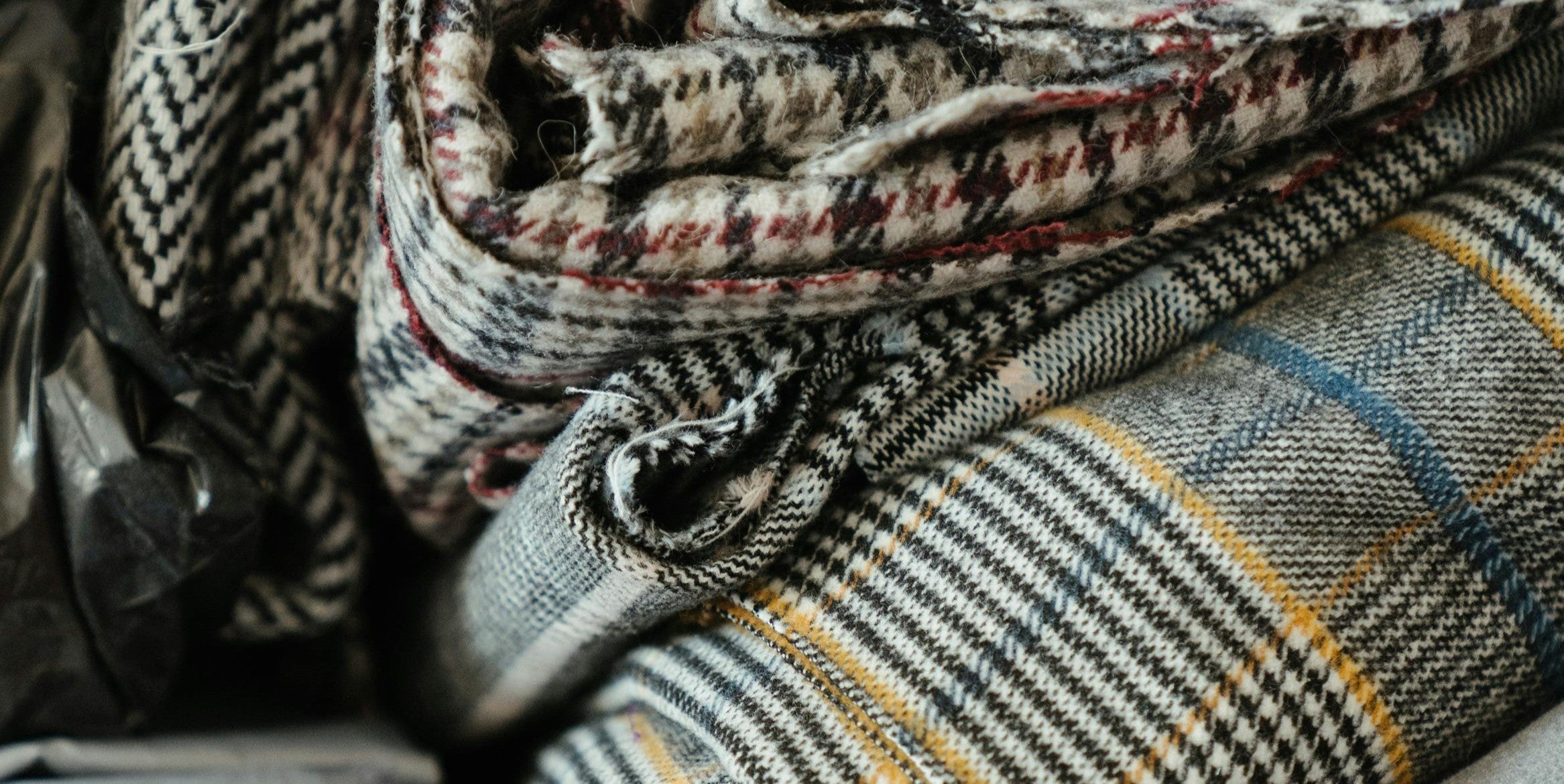 Les Motifs Tartan : Comment Porter ce Classique des Accessoires de Costume Bild