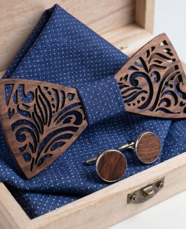 Geschenkbox Herren-Fliege blau aus Holz „Baptiste"